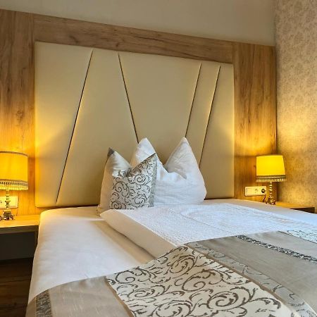 Hotel Stadtvilla Laux Merzig Bagian luar foto