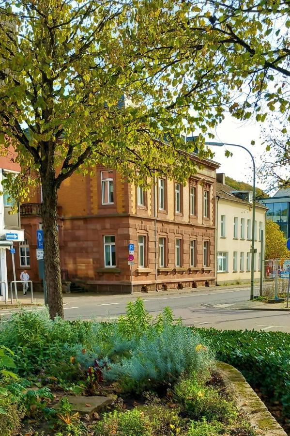 Hotel Stadtvilla Laux Merzig Bagian luar foto