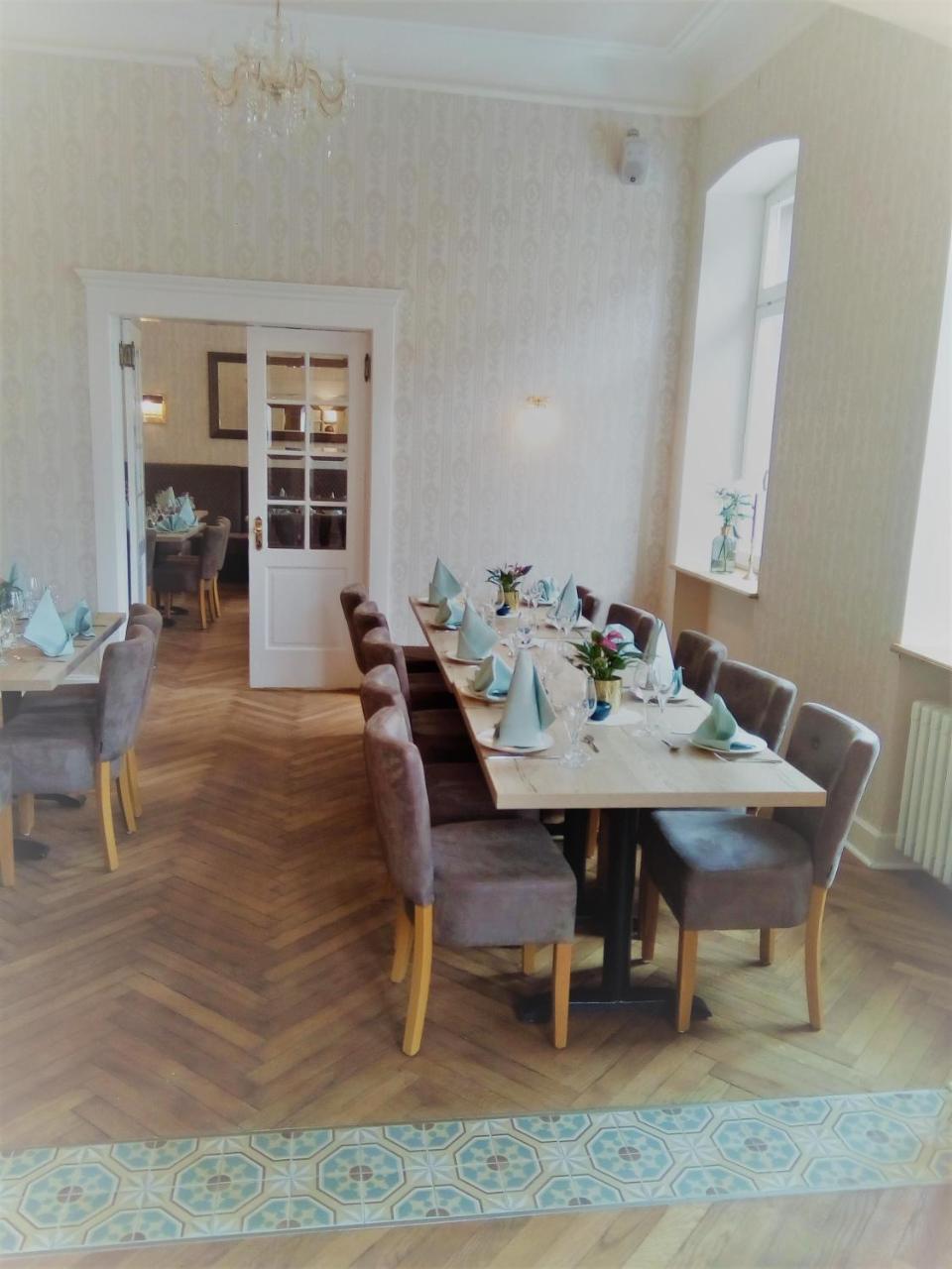 Hotel Stadtvilla Laux Merzig Bagian luar foto